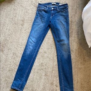 Levi’s blue skinny jeans
